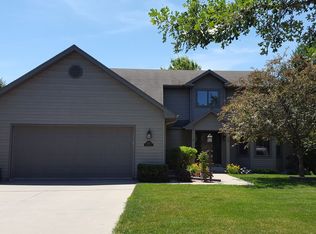 2808 Arnold Dr, Marshalltown, IA 50158