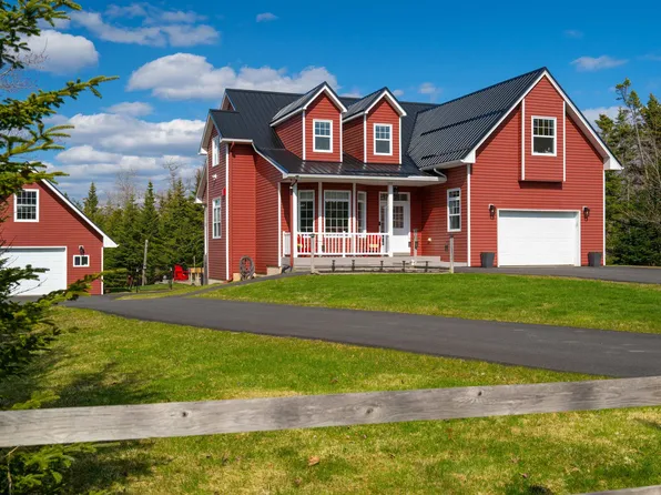 124 Murray Rd, Eastern Passage, NS B3G 1S3