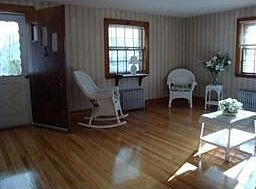 5th image of 66 Grant St