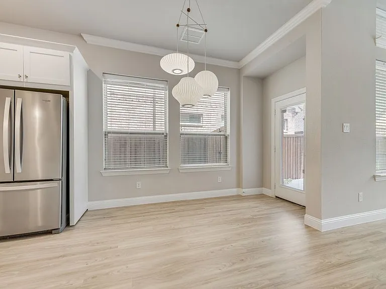 1127 Piedmont Ln — Photo 13