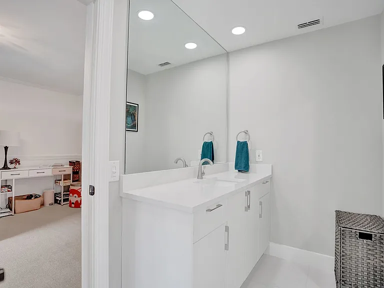 4130 Georges Way — Photo 32