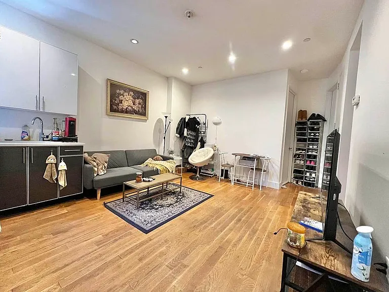 40 Malcolm X Blvd #3B — Photo 2
