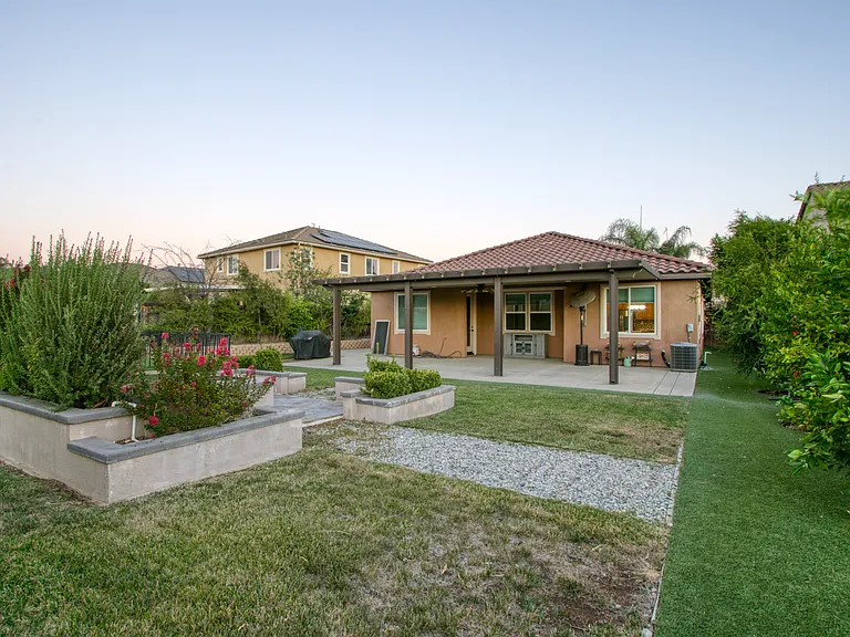 38152 Mulligan Dr — Photo 34