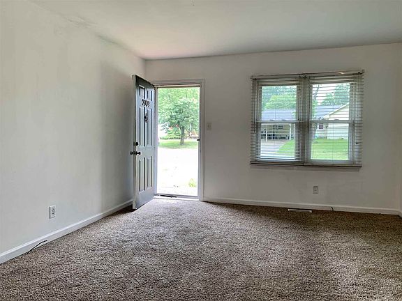 4th image of 2009 S Walnut Ln
