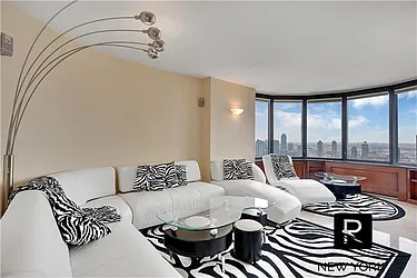 Rented by R New York