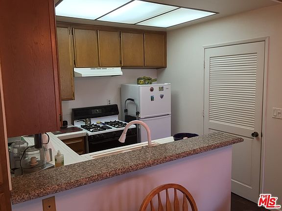 4th image of 1258 Brockton Ave APT 202