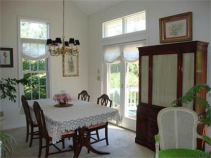 4th image of 26 Greystone Dr