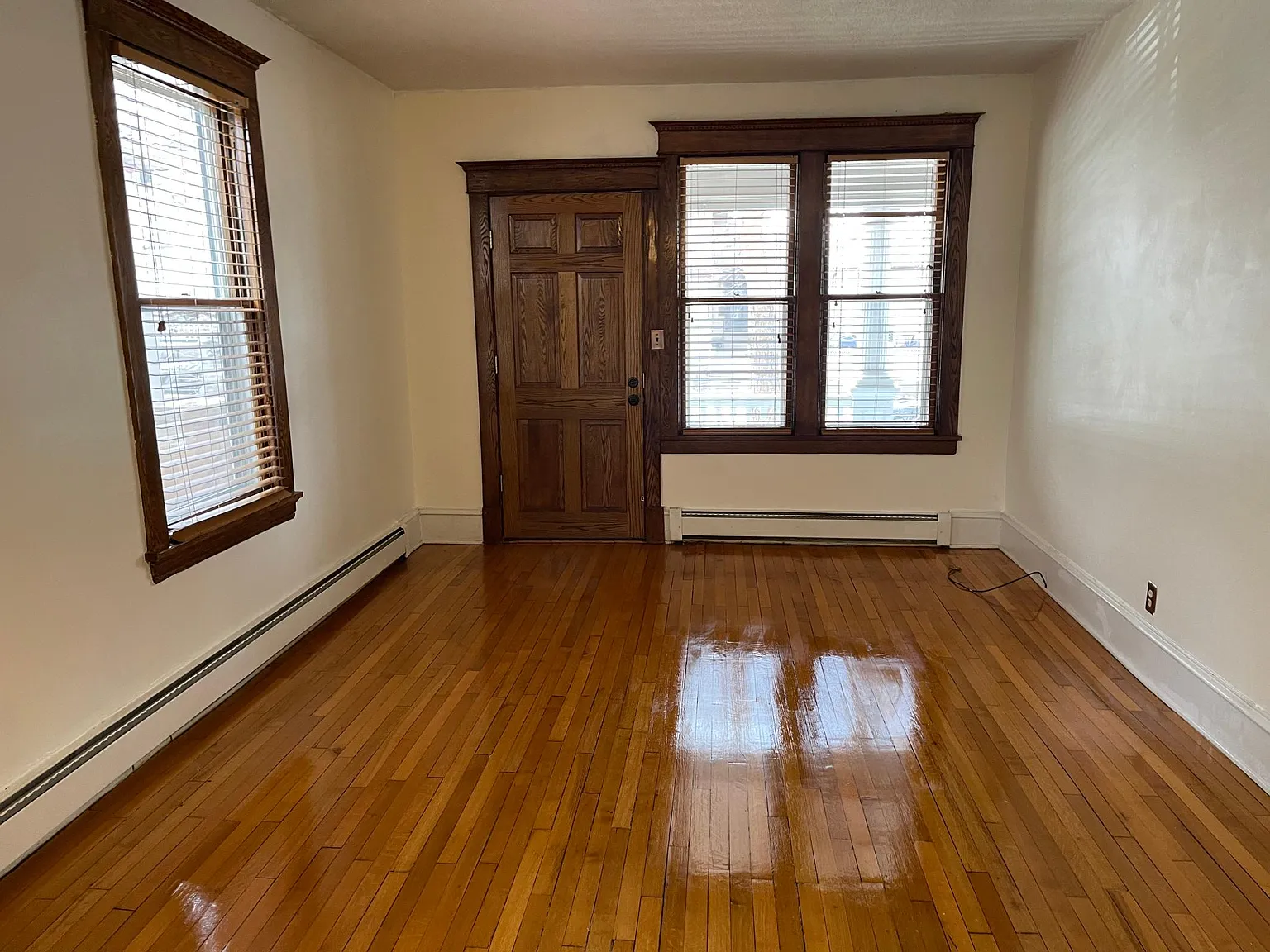 2 bed, 1000 sqft, $1,500 — Photo 4