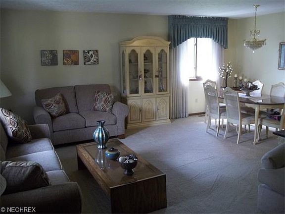 5th image of 8210 Royalview Dr
