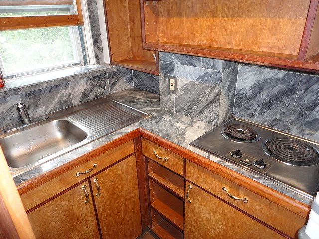 2nd image of 604 Madison Ave #5