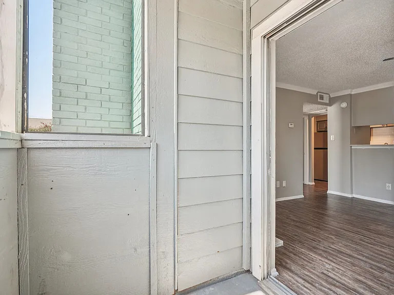 5644 Riverwalk Dr — Photo 46