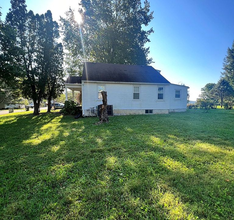 2nd image of 77 Stout St