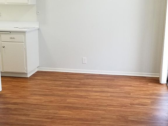 3rd image of 11993 Laurelwood Dr APT 4