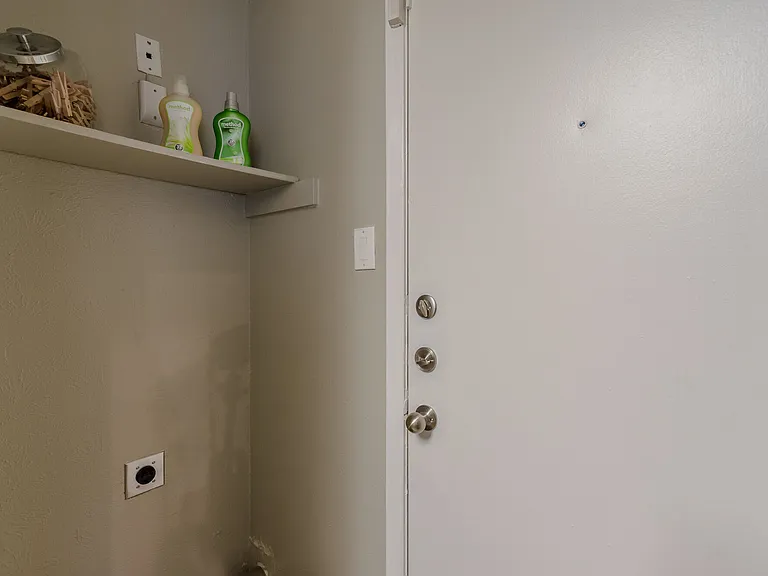 Pinehurst Place Apartments — Photo 16