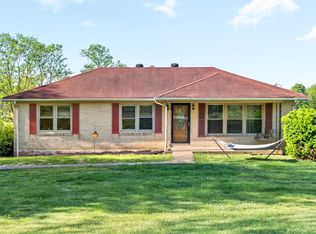445 Old Stewart Rd, Tennessee Ridge, TN 37178