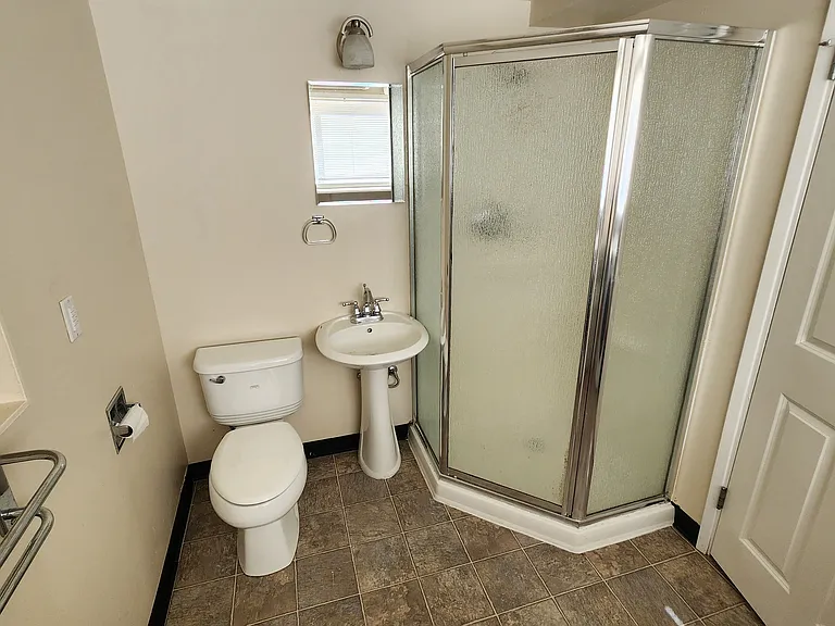 15824 SE 12th Pl — Photo 14