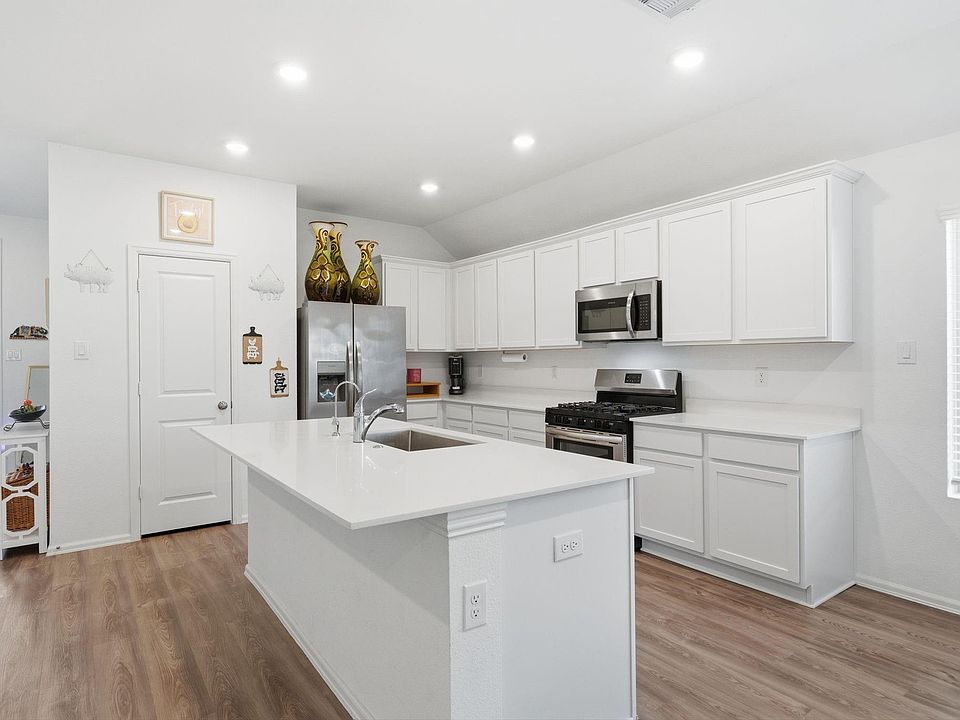 1st image of 31535 Beacon Cove Trl