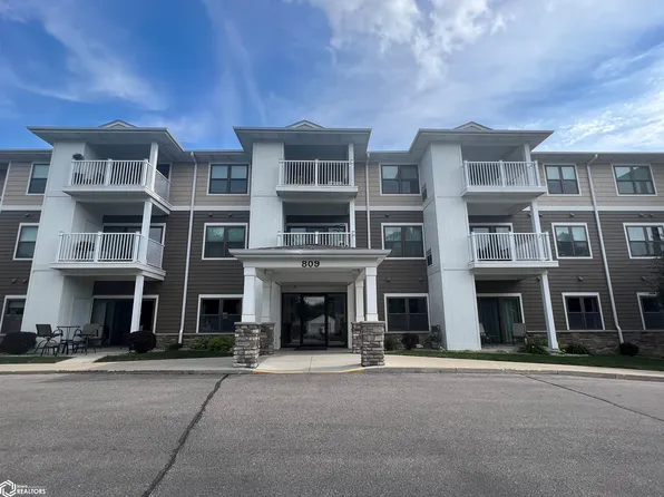 809 7th Ave N APT 313, Clear Lake, IA 50428
