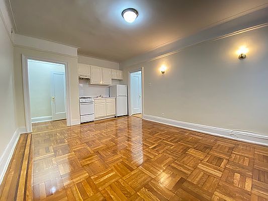 4th image of 41-42 44th St #319