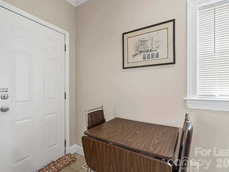 703 S Summit Ave #2 — Photo 17