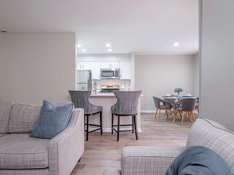 The Residence at Christopher Wren Apartments — Photo 47