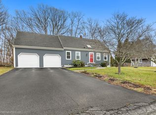 8 Greg Dr, Warren, RI 02885