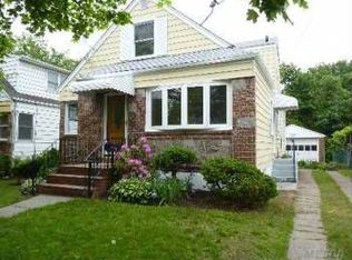 79 Roeckel Ave, Valley Stream, NY 11580