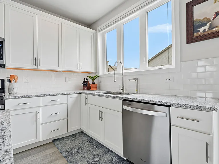 613 Turner Ln — Photo 17