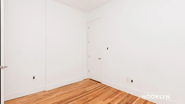 Rented by Nooklyn NYC LLC | media 19