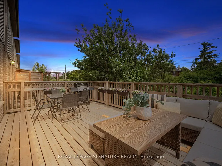 61 Thames Way — Photo 44