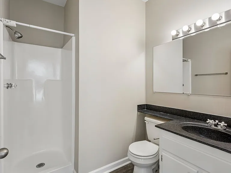 Victorian Village Apartments — Photo 44