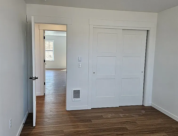 1148 Edington Ave — Photo 9