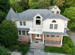 15 Church Street, Roslyn, NY 11576