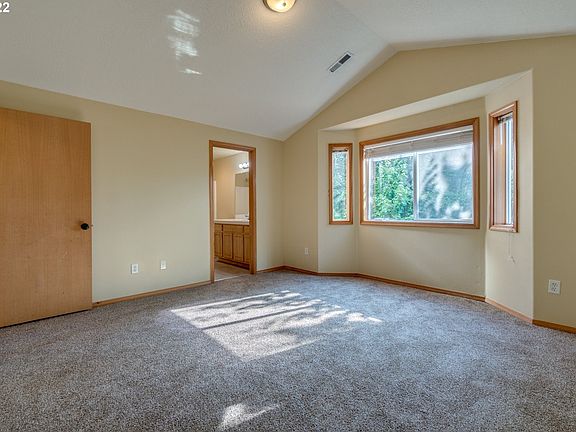 5th image of 726 SE Palmblad Pl