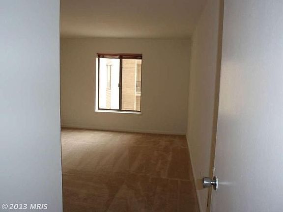 5th image of 3100 S Manchester St APT 305