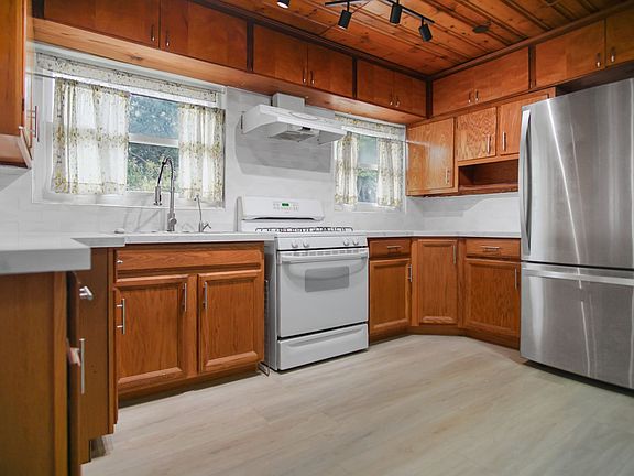 3rd image of 706 Church Ave