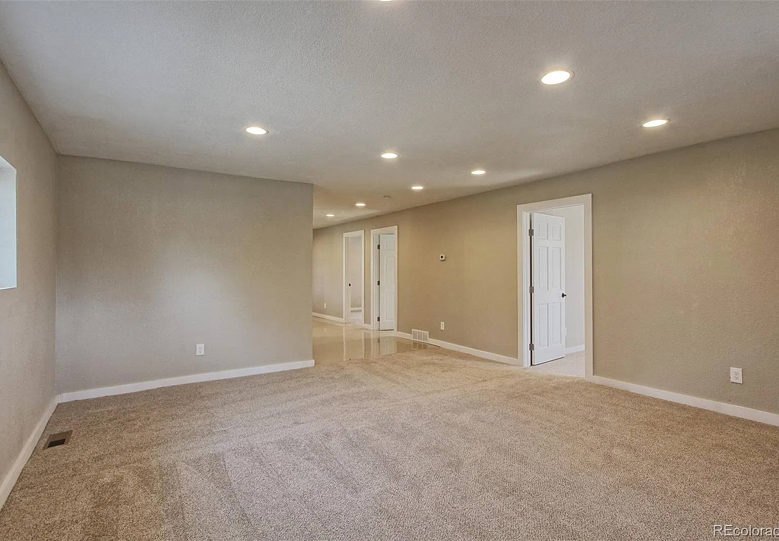 3 bed, 1041 sqft, $2,400 — Photo 4