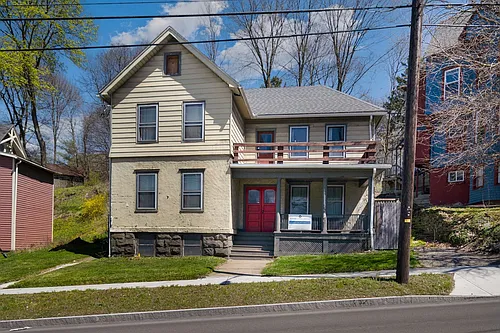 613 E State St Photo 1