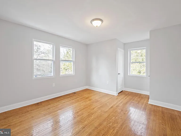 541 E Church Rd — Photo 25