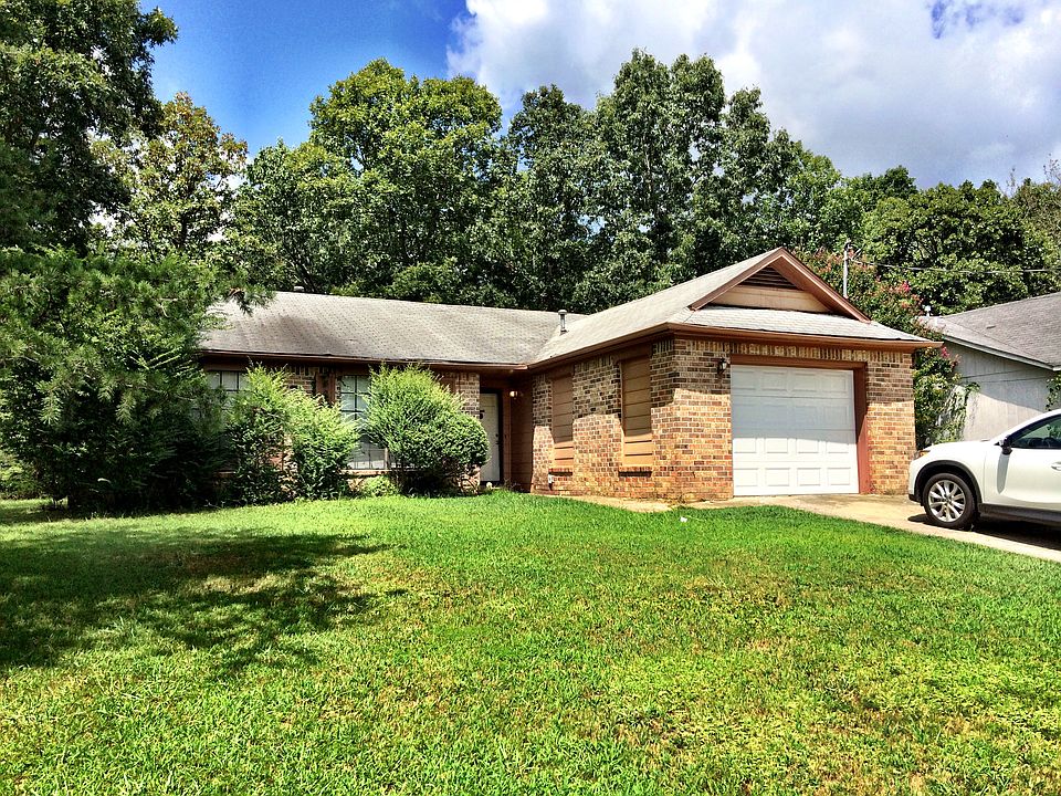 Front View with one car garage