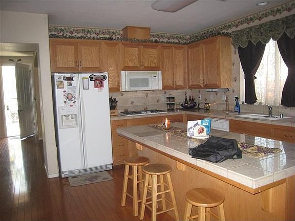 5th image of 396 N Vasconcellos Ave