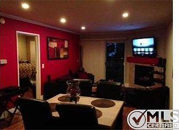 3rd image of 5500 Owensmouth Ave APT 117