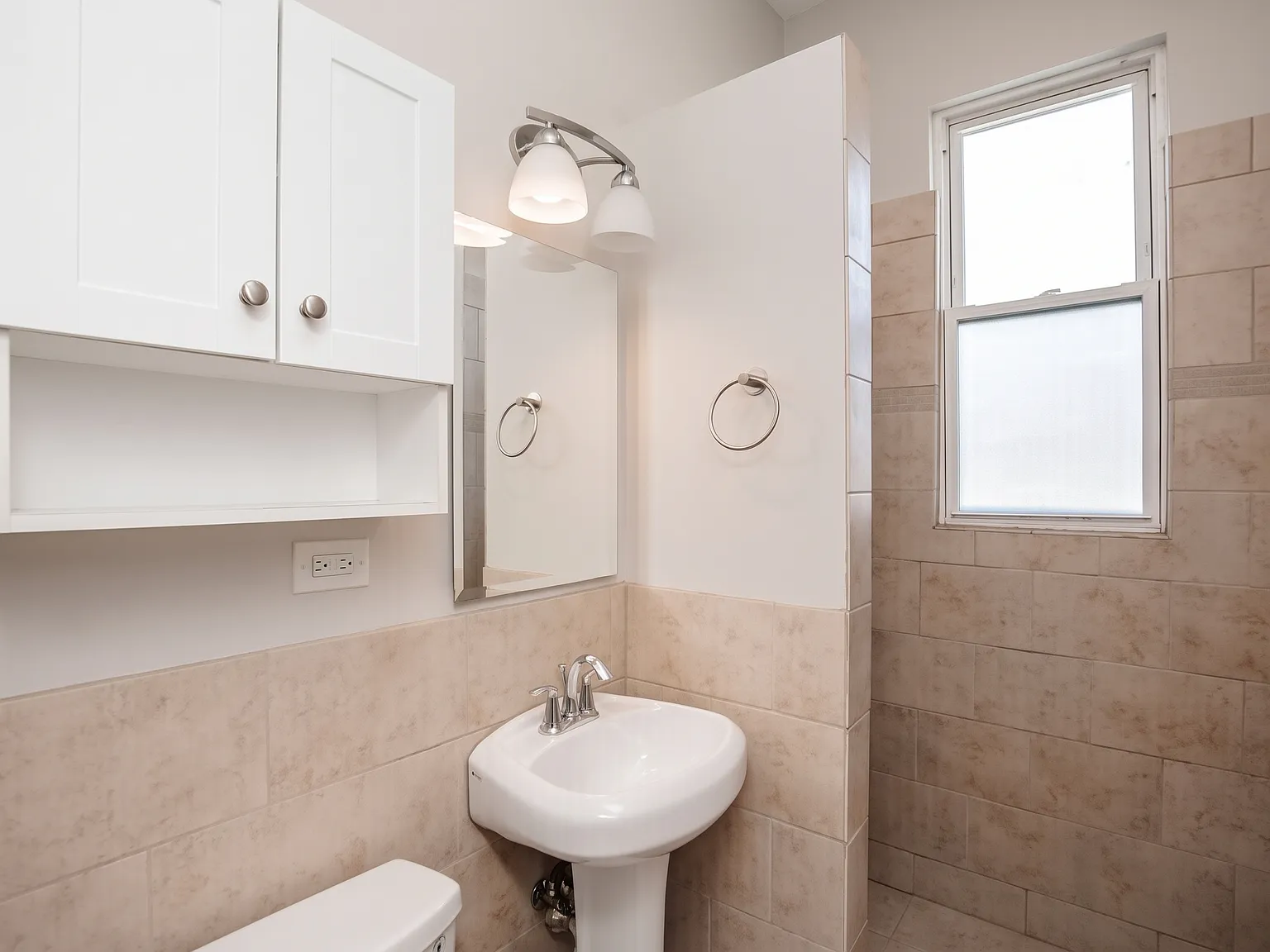 3 bed, $3,800 — Photo 3