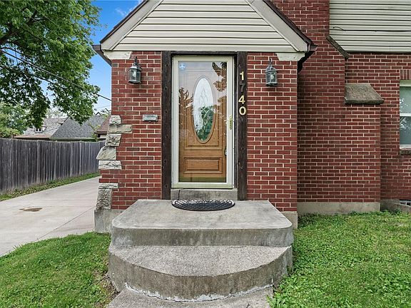 3rd image of 1740 Burbank Dr