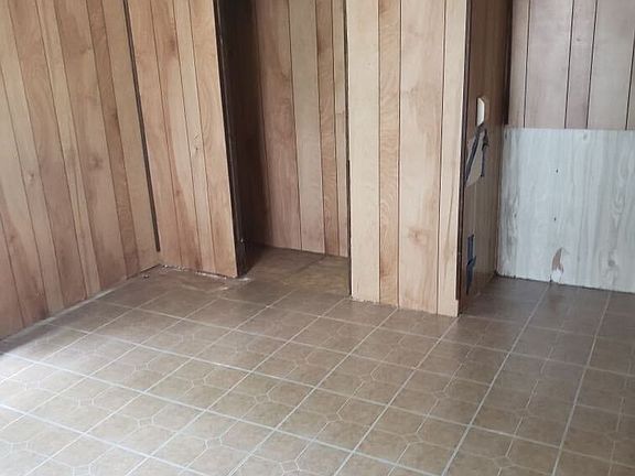 5th image of 908 Pond Dr