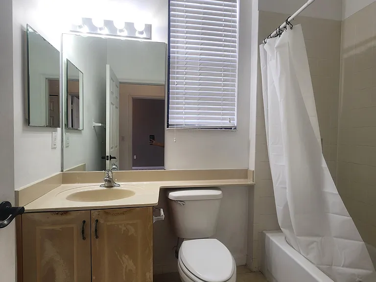 14732 Sutherland Ave — Photo 23