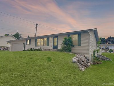 715 E Smith St, Iron Mountain, MI, 49801