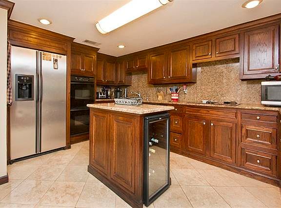 4th image of 2905 Biscayne Cir
