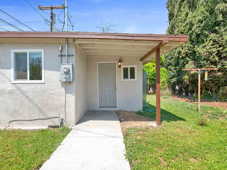 Side entrance to the laundry room