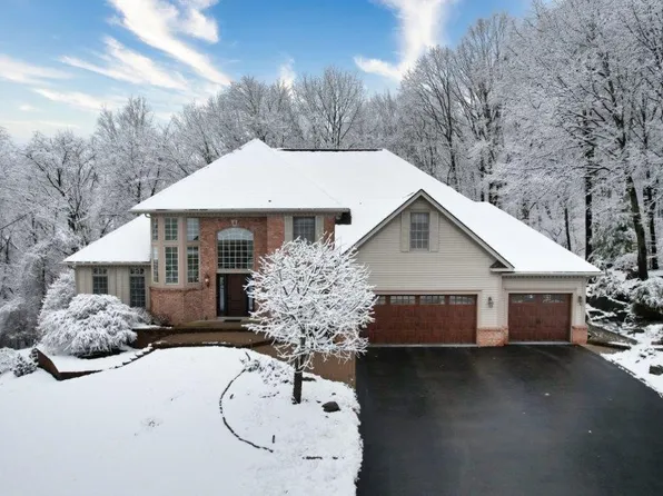 4 Cressier Ct, Fairport, NY 14450